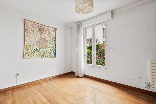 Saint Germain En Laye - Hypercentre 5 pièce(s) 95.34 m2 Loyer 2 400 €/mois charges comprises **  - Référence  18412