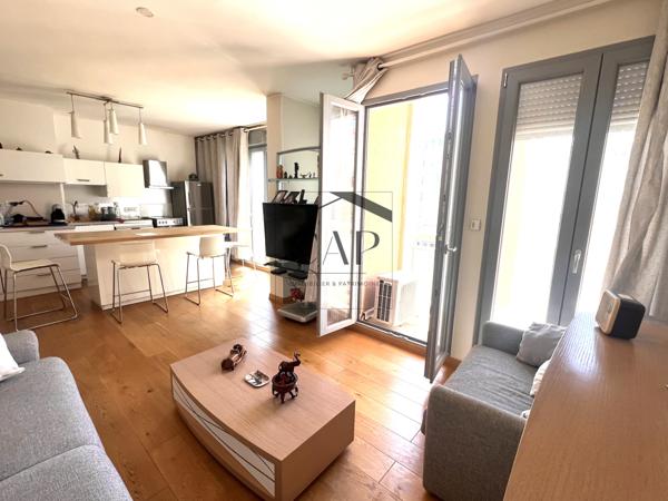 Marseille (13007) VIAGER OCCUPE LE PHARO TYPE 2 TERRASSE