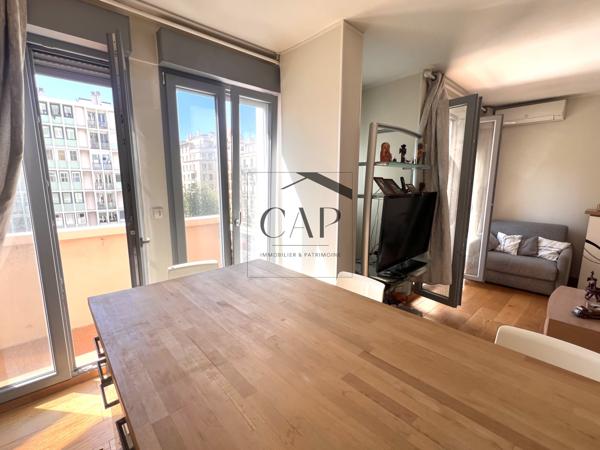 Marseille (13007) VIAGER OCCUPE LE PHARO TYPE 2 TERRASSE