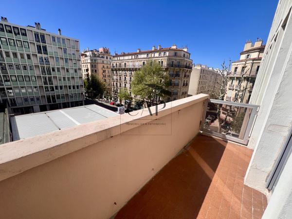 Marseille (13007) VIAGER OCCUPE LE PHARO TYPE 2 TERRASSE