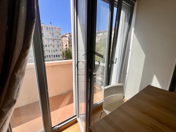 Marseille (13007) VIAGER OCCUPE LE PHARO TYPE 2 TERRASSE