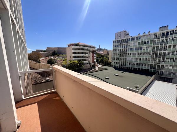 Marseille (13007) VIAGER OCCUPE LE PHARO TYPE 2 TERRASSE