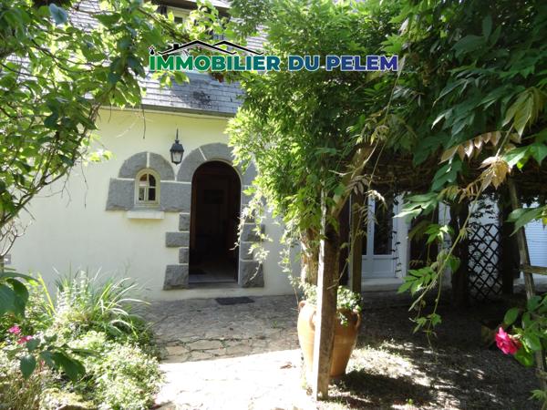 Plounévez-Quintin (22110) Grande maison familiale au calme, jardin de 147 m² et vie de plain-pied