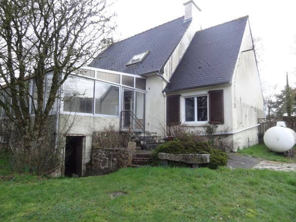 Plounévez-Quintin (22110) Grande maison familiale au calme, jardin de 147 m² et vie de plain-pied