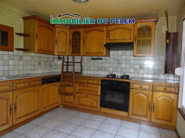 Plounévez-Quintin (22110) Grande maison familiale au calme, jardin de 147 m² et vie de plain-pied