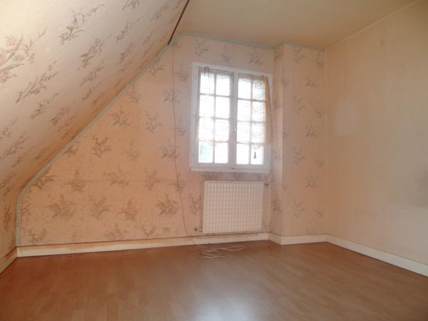 Plounévez-Quintin (22110) Grande maison familiale au calme, jardin de 147 m² et vie de plain-pied