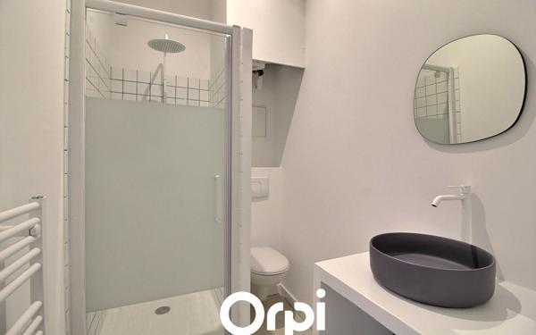 Appartement à vendre    2 pièces •  Marseille 7