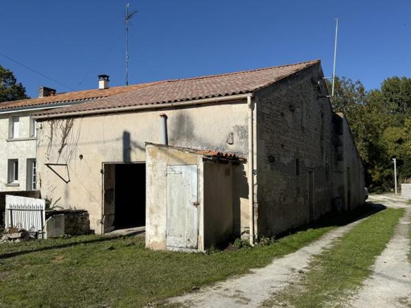 Maison charentaise Semussac 329 m²