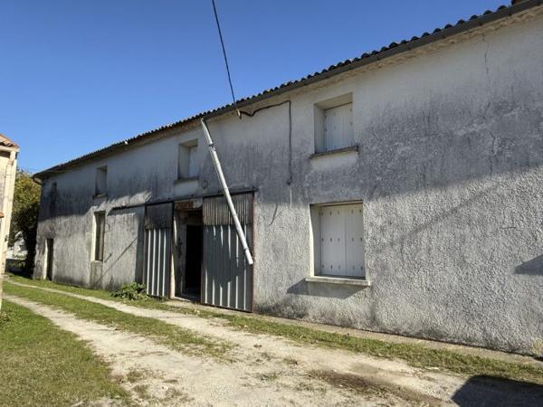 Maison charentaise Semussac 329 m²