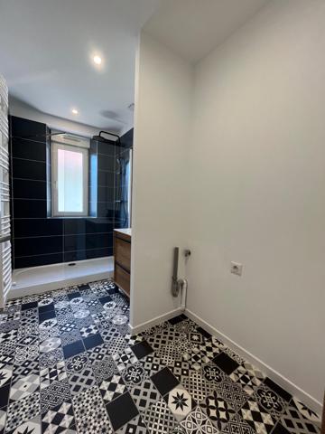 APPARTEMENT T3 ENTIÈREMENT RÉNOVÉ – 58,76 m² – 1ER ÉTAGE
