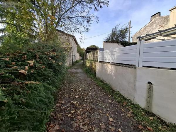 Achat - Maison Port-d'Envaux 17350 6 pièces 104 m 2 214 m 2