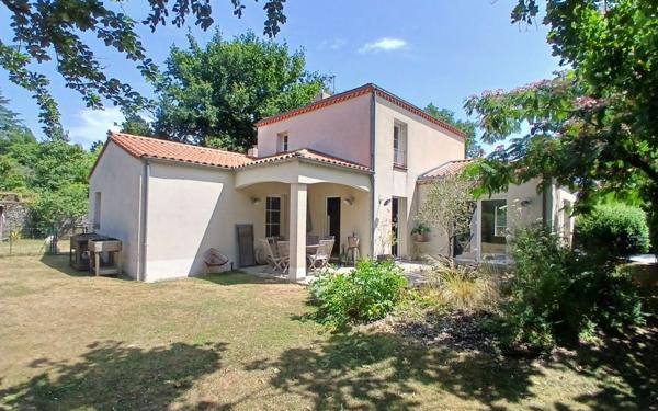 Maison à vendre    4 pièces •  Montaigu