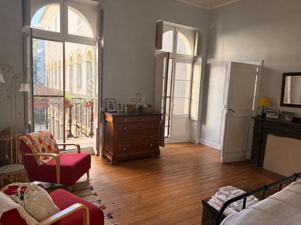Appartement de caractère avec terrasse un bien rare au cœur de la Bastide