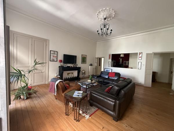 Appartement de caractère avec terrasse un bien rare au cœur de la Bastide