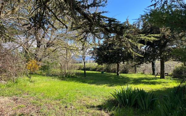 Immeuble à vendre    19 pièces • 392 m2 Vaison-la-Romaine