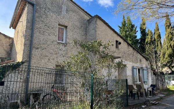 Immeuble à vendre    19 pièces • 392 m2 Vaison-la-Romaine