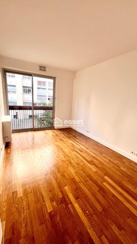 Location Appartement 4 pièces 88.5 m² - Paris 75016