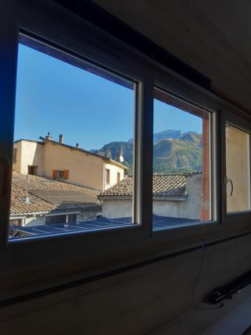 Die (26150) DIE CENTRE VILLE / LOCATION MEUBLÉE-STUDIO DE 44M2