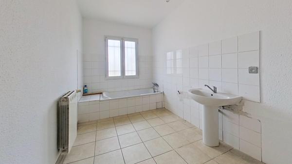 Maison
         5 pièces
        - 128 m² 265 000 € *