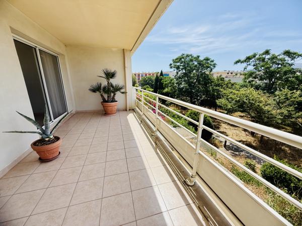 Marseille (13008) Espace et lumière dans ce 3 chambres à 200 m de la Plage du Prado