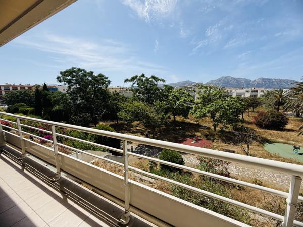 Marseille (13008) Espace et lumière dans ce 3 chambres à 200 m de la Plage du Prado