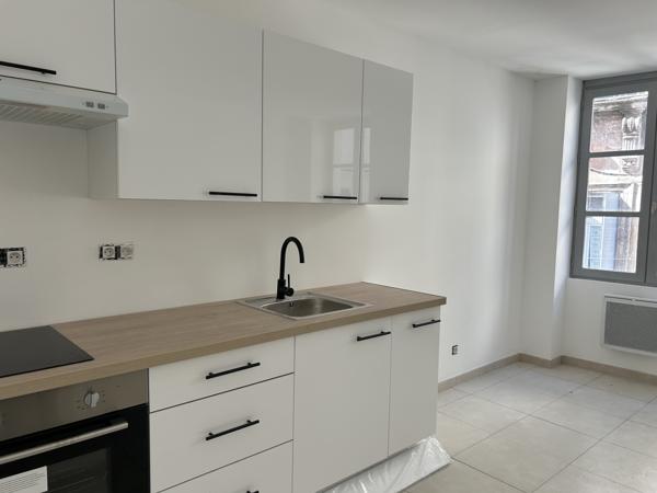 Immeuble
         6 pièces
        - 110 m² Exclusivité 168 000 € *