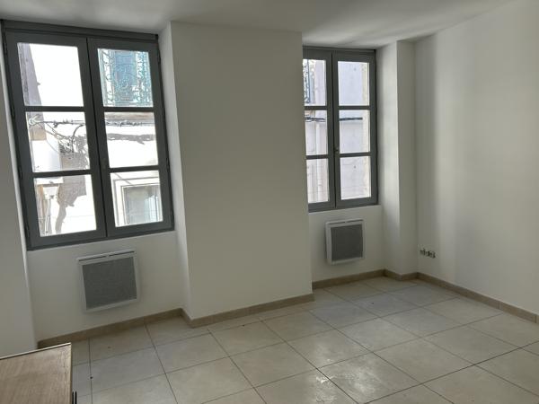 Immeuble
         6 pièces
        - 110 m² Exclusivité 168 000 € *