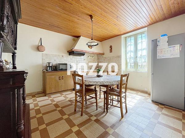 A VENDRE MAISON DE 3 PIECES ET DE 90 m2 A VIRE-NORMANDIE (14) VIRE NORMANDIE