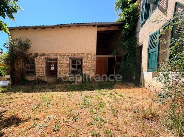 PROCHE CENTRE VILLE, GRANGE de 80M² SUR DEUX NIVEAUX A REHABILITER ENTIEREMENT, TERRAIN ATTENANT DE 265 M², GARAGE