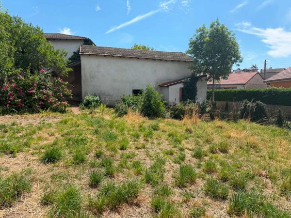 PROCHE CENTRE VILLE, GRANGE de 80M² SUR DEUX NIVEAUX A REHABILITER ENTIEREMENT, TERRAIN ATTENANT DE 265 M², GARAGE