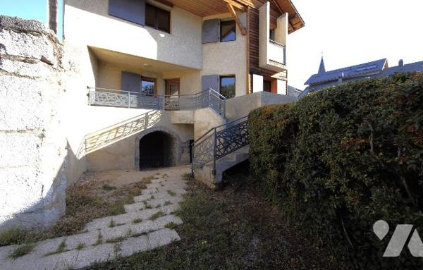 Duplex indépendant de 94m² avec garage et jardin