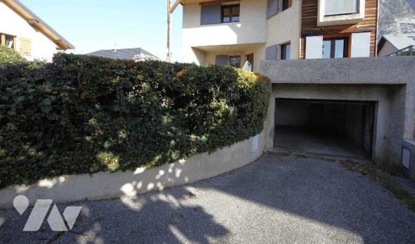 Duplex indépendant de 94m² avec garage et jardin