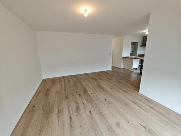 A LOUER : T4 à LILLE • • 1 110 € CC • Réf. 1552-B23