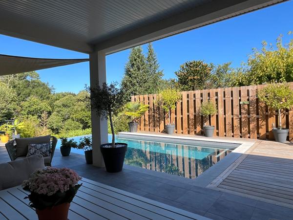 Maison contemporaine avec piscine à Marsac-sur-l'Isle 24430 - Confort et modernité assurés"