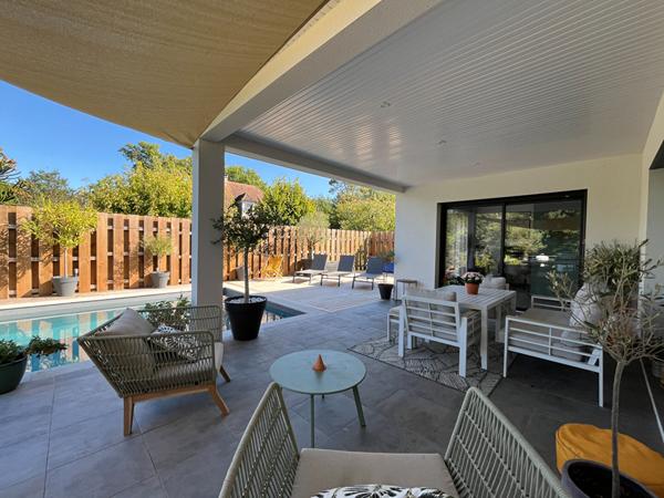 Maison contemporaine avec piscine à Marsac-sur-l'Isle 24430 - Confort et modernité assurés"