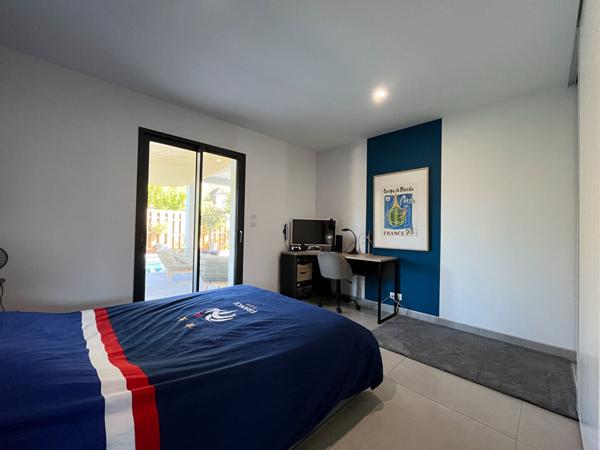 Maison contemporaine avec piscine à Marsac-sur-l'Isle 24430 - Confort et modernité assurés"