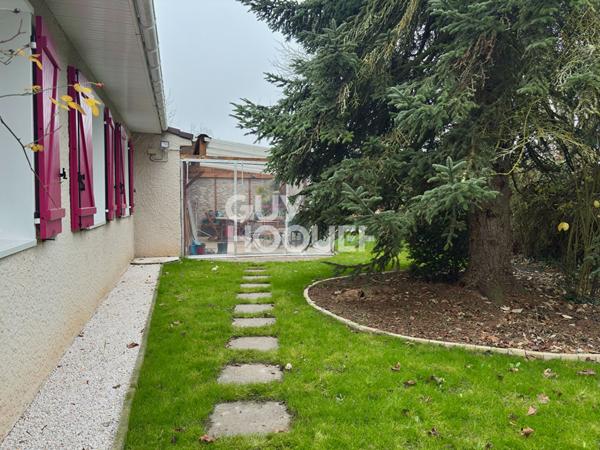 MAISON DE PLAIN-PIED DE 115m2 À SAINT-PIERRE-DU-PERRAY