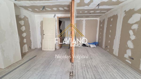 Appartement de 7 pièces de 198 m² à Barcelonnette Barcelonnette (04400)