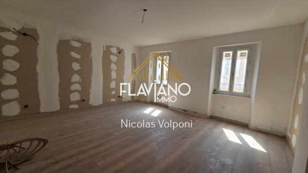 Appartement de 7 pièces de 198 m² à Barcelonnette Barcelonnette (04400)