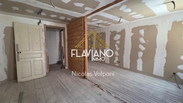 Appartement de 7 pièces de 198 m² à Barcelonnette Barcelonnette (04400)