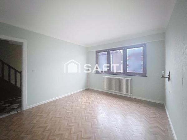 Maison individuelle avec 4 chambres sur terrain de 7,5 ares