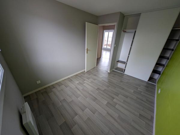 Maison Fontaine Le Comte 4 pièce(s)