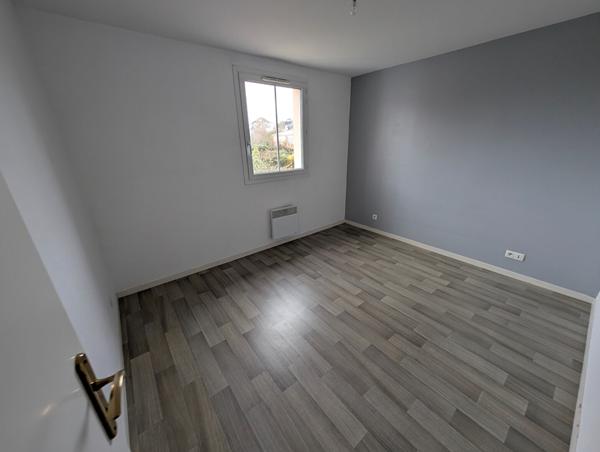 Maison Fontaine Le Comte 4 pièce(s)