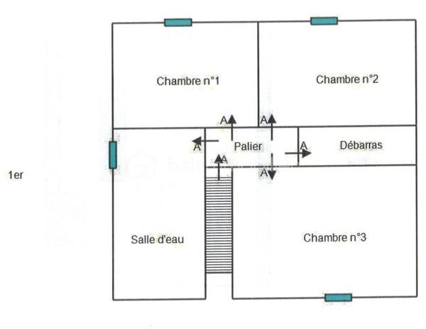 Située rue du Général Renault, venez découvrir cette maison pleine de charme à révéler. Implantée sur une parcelle de 627m2, elle offre :
- au rez-de-chaussée surélevé : une vaste entrée, un séjour avec bibliothèque intégrée, une cuisine aménagée et une véranda permettant de profiter du jardin sans-vis-à-vis, WC.
- à l'étage, vous découvrirez trois chambres, une salle d'eau et un espace de rangement 
Le sous-sol complet comprend une chaufferie, une buanderie et deux caves. 
Un véritable atout : possibilité d'acquérir en complément des garages attenants. 
Une maison au caractère authentique, qui séduira les amateurs de biens anciens souhaitant la personnaliser à leur goût.
N'hésitez pas à me contacter, de préférence par téléphone, afin que nous puissions échanger sur votre projet et convenir d'une visite.