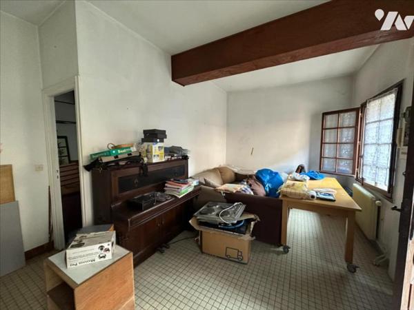 Maison familiale de 11 pièces, d'environ 325m², édifiées sur un terrain de 1 053 m²