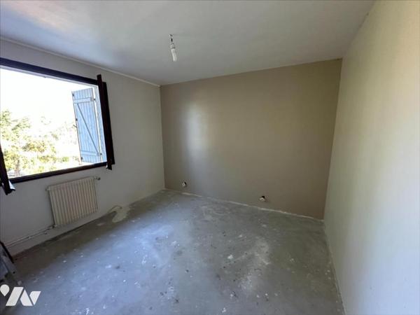 Maison familiale de 11 pièces, d'environ 325m², édifiées sur un terrain de 1 053 m²