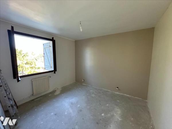 Maison familiale de 11 pièces, d'environ 325m², édifiées sur un terrain de 1 053 m²