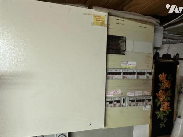 Maison familiale de 11 pièces, d'environ 325m², édifiées sur un terrain de 1 053 m²