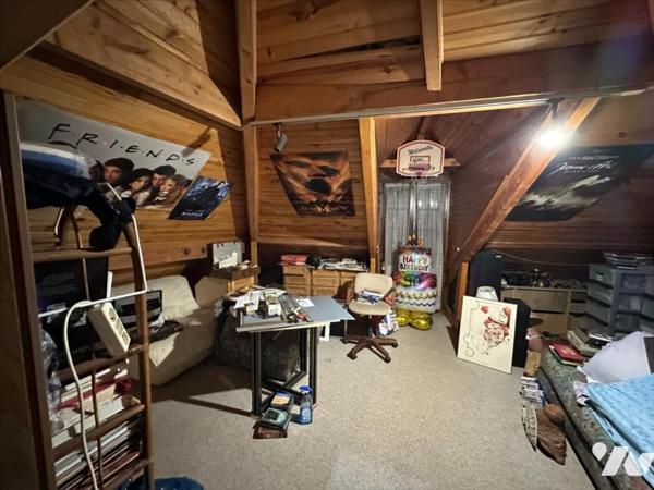 Maison familiale de 11 pièces, d'environ 325m², édifiées sur un terrain de 1 053 m²