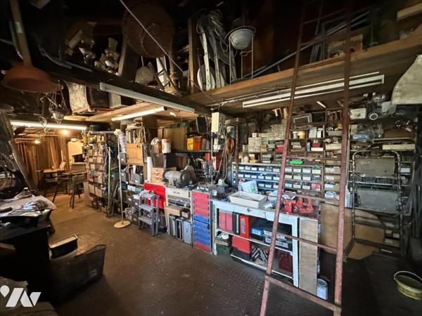 Maison familiale de 11 pièces, d'environ 325m², édifiées sur un terrain de 1 053 m²